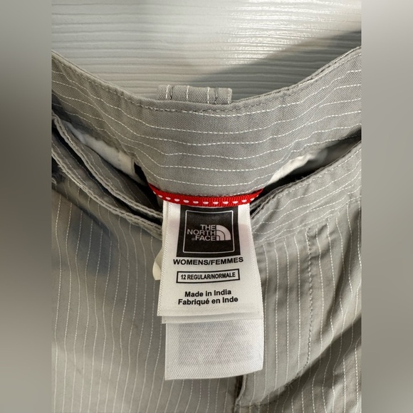 North Face shorts size 12 Bermuda grey white - Picture 5 of 5